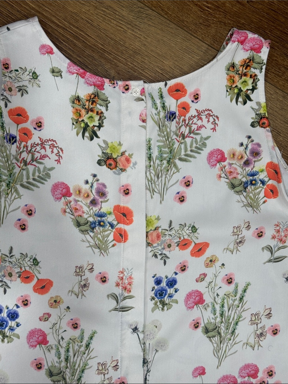 DALIA  Woman’s White Floral Sleeveless Camisole Top. Size XL - Picture 5 of 9